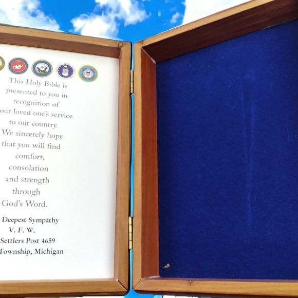 Vtg White Leather Service Recognition Holy Bible 1991 King James Wooden Case EC - Picture 2 of 12